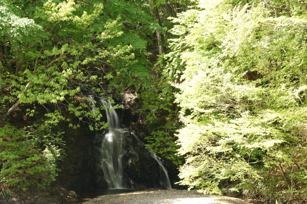 桃太郎の滝　四万温泉