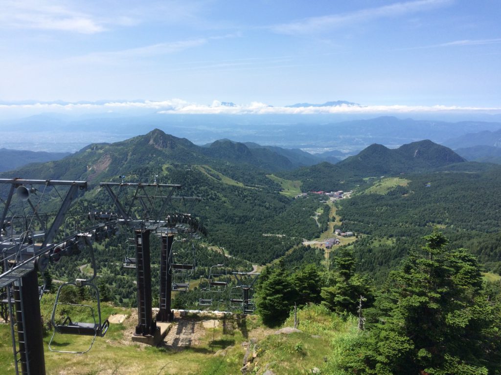 横手山から長野県側