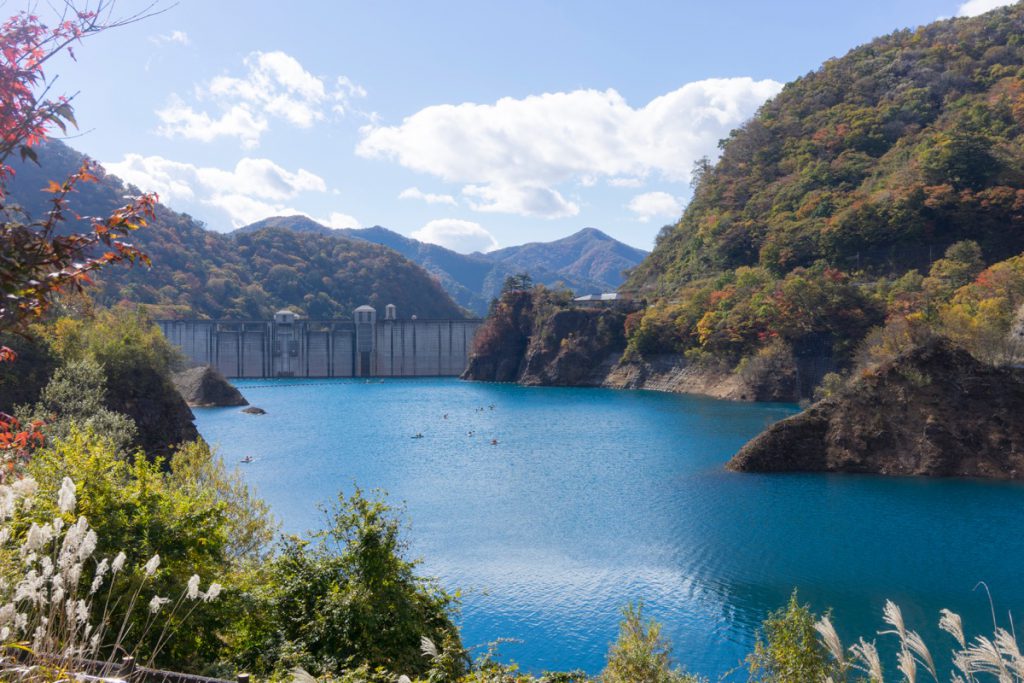 奥四万湖でカヌー