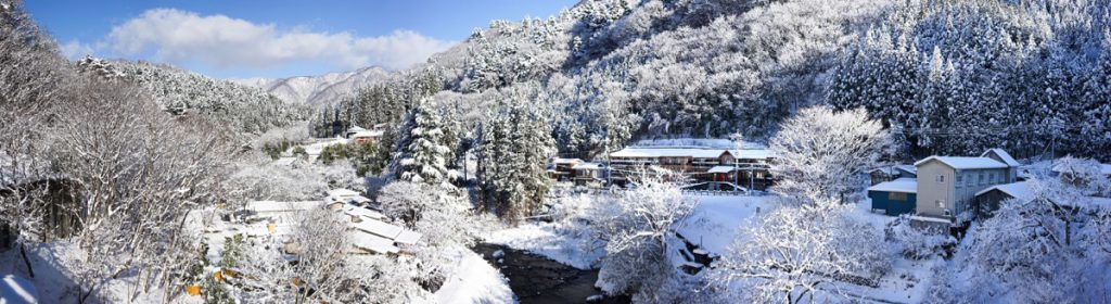 雪の四万温泉