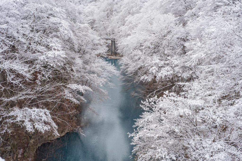 四万大橋からの春の雪景色