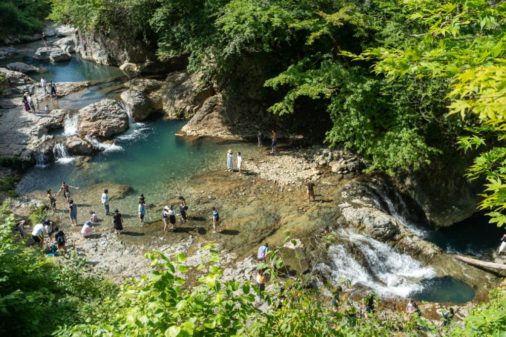 四万の甌穴 おうけつ 群とは 四万温泉で必ず立ち寄りたい見どころスポット