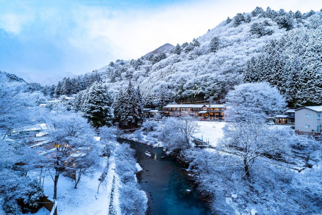 柏屋旅館の雪景色