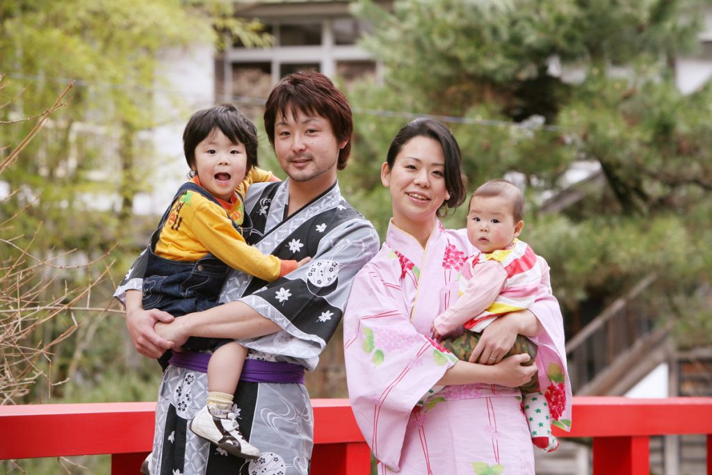 Exploring the Onsen town with Yukata