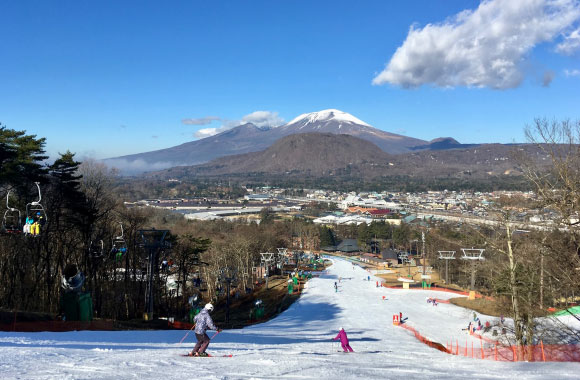 四万温泉でスキー・スノボを楽しむには？