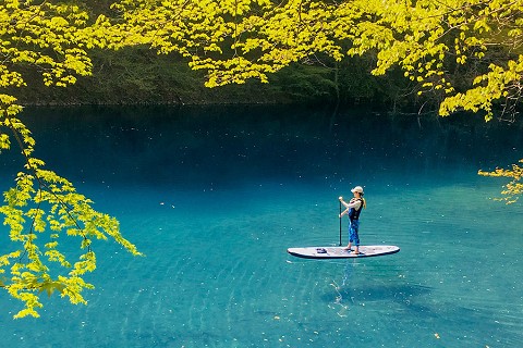 Sup体験プラン スタンドアップパドル 四万湖で水上散歩